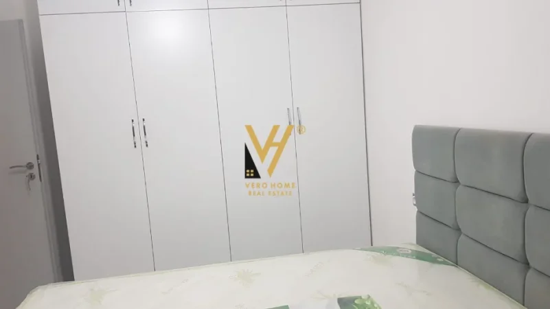 Tirane, jepet me qera apartament 1+1+Ballkon Kati 2, 60 m² 690 € (KOMUNA E PARISIT)