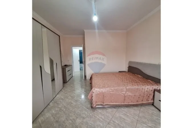Tirane, jepet me qera apartament 2+1 Kati 2, 120 m² 600 € (karl gega)