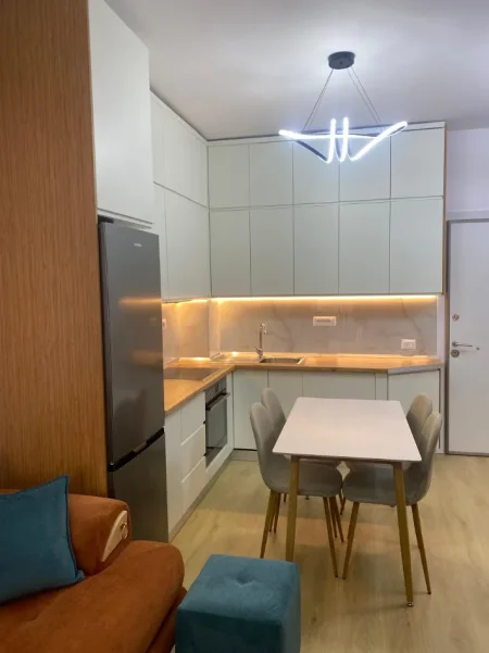 Jepet me qira apartament 1+1, 400 €, Mangalem, Ali Dem