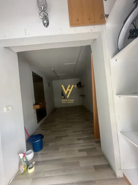 Tirane, jepet me qera dyqan Kati 0, 23 m² 350 € (STADIUMI DINAMO)