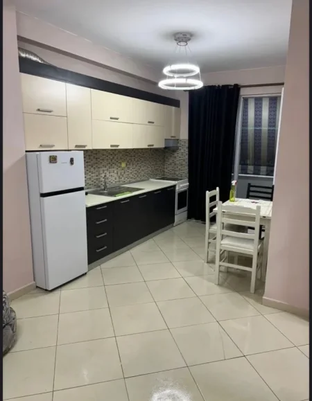Jepet me qira apartament 1+1, 400 € ne Astir