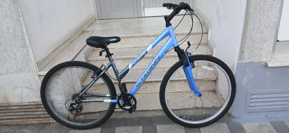 Tirane, oferte ️️️SCHWINN️26inch blu e hapur 200 €