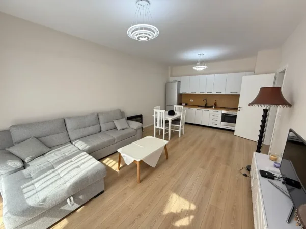 Tirane, jepet me qera apartament 2+1+Ballkon Kati 4, 107 m² 700 € (Fusha e Aviacionit)