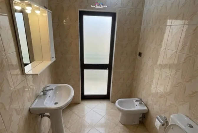 Tirane, shitet apartament 3+1 Kati 1, 103 m² 200.850 € (Mine Peza)