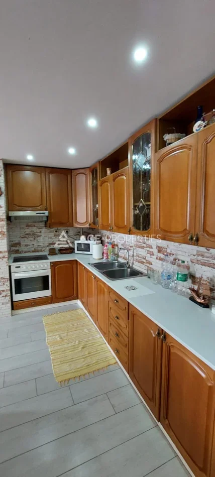 Durres, jepet me qera apartament 2+1+Aneks+Ballkon , 229 m² 1.200 € (durres vollga)