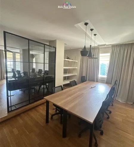 Tirane, jepet me qera zyre Kati 5, 140 m² 2.720 € (rruga brigada e 8)