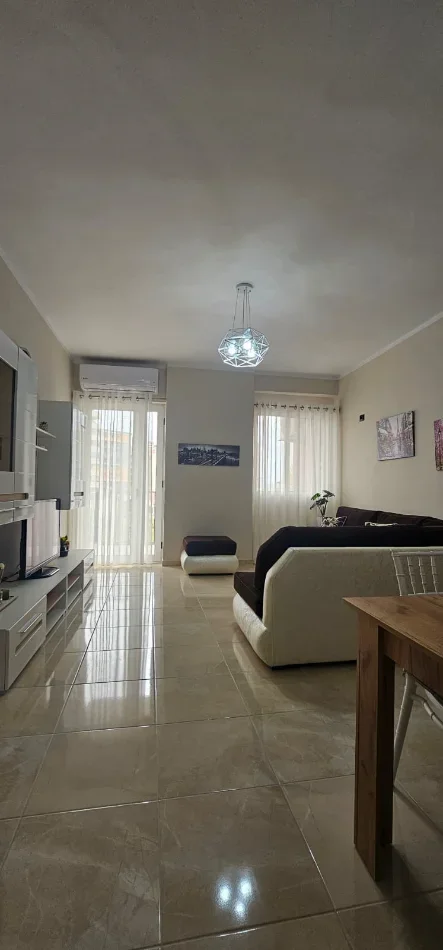 Vlore, jepet me qera apartament 2+1+Ballkon Kati 3, 550 € 