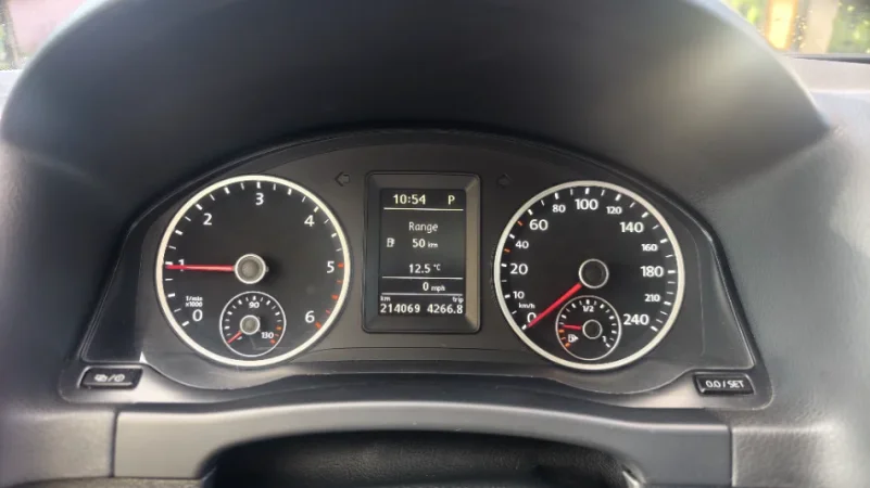 Tirane, shes SUV Volkswagen Tiguan 2014 Automatik Nafte, gri metalizato automatik Klima 214.000 km 8.900 €