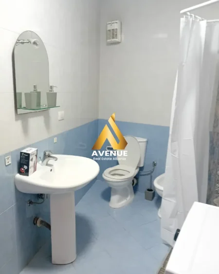 Tirane, jepet me qera apartament 1+1 Kati 2, 60 m² 600 € (Rruga Dervish Hima)