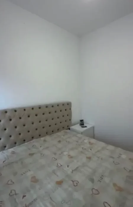 Tirane, jepet me qera apartament 2+1 Kati 4, 100 m² 500 € (Ali Demi)