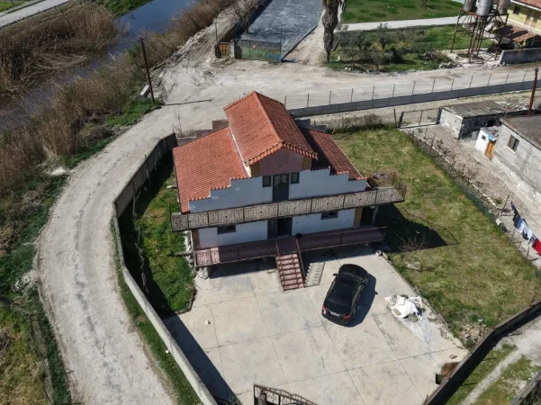 Lushnje, shitet Vile 2 Katshe Kati 2, 1.300 m² (lushnje)