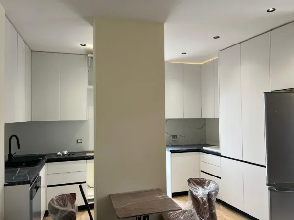 Tirane, jepet me qera apartament 2+1 Kati 4, 120 m² 800 € (Rruga Siri Kodra)