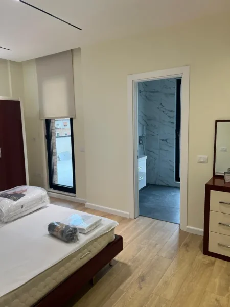 Tirane, jepet me qera apartament 2+1 Kati 4, 120 m² 800 € (Rruga Siri Kodra)