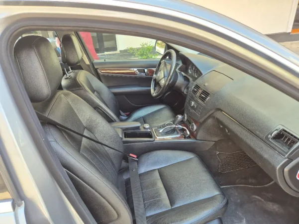 Shqiperi, shes makine Benz C class Nafte, gri metalizato automatik Klima 272.537 km 5.500 €