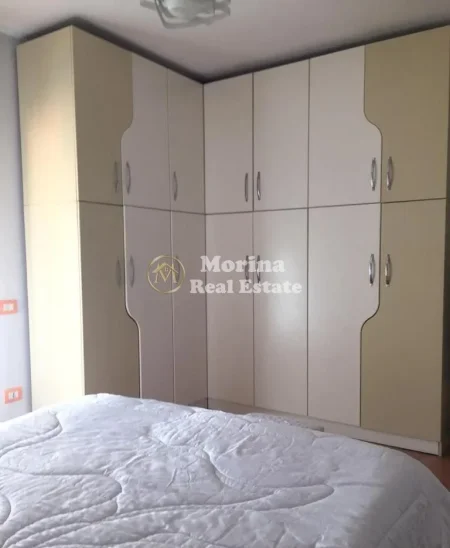 Tirane, jepet me qera apartament 2+1 Kati 4, 125 m² 800 € (Komuna e Parisit)