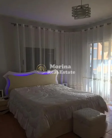 Tirane, jepet me qera apartament 2+1 Kati 4, 125 m² 800 € (Komuna e Parisit)