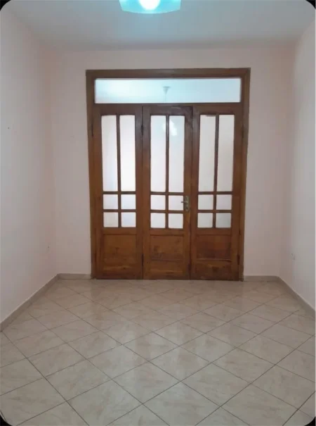 Tirane, shes apartament 3+1 Kati 1, 103 m² 200.850 € (Rruga Mine Peza)