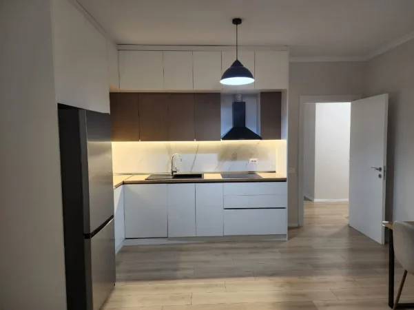 Tirane, jepet me qera apartament 2+1+Aneks+Ballkon Kati 5, 100 m² 750 € (rruga dibres)