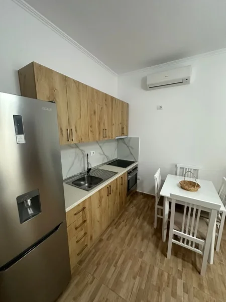 Tirane, jepet me qera 1+1+Ballkon Kati 2, 68 m² 320 € (Tasim Shehu)