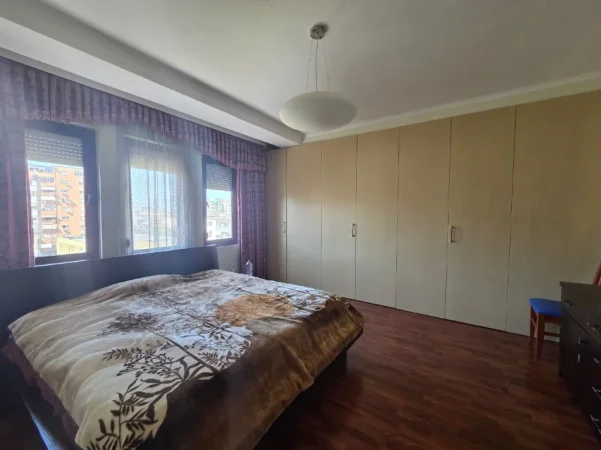 Tirane, shes apartament 3+1+Aneks+Ballkon , 650.000 € 