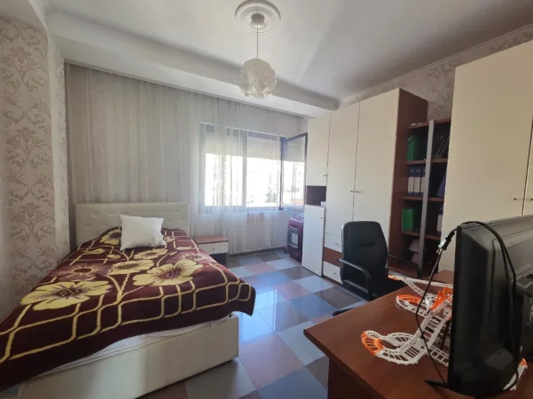 Tirane, shes apartament 3+1+Aneks+Ballkon , 650.000 € 