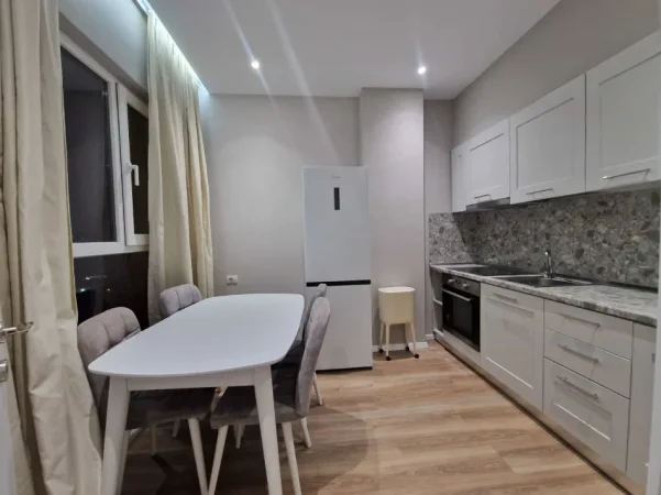 Tirane, jepet me qera apartament 1+1 Kati 9, 61 m² 470 € (Rruga Hito Cako)