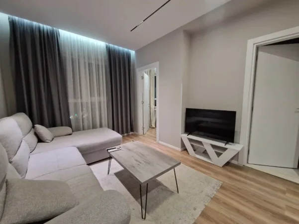 Tirane, jepet me qera apartament 1+1 Kati 9, 61 m² 470 € (Rruga Hito Cako)