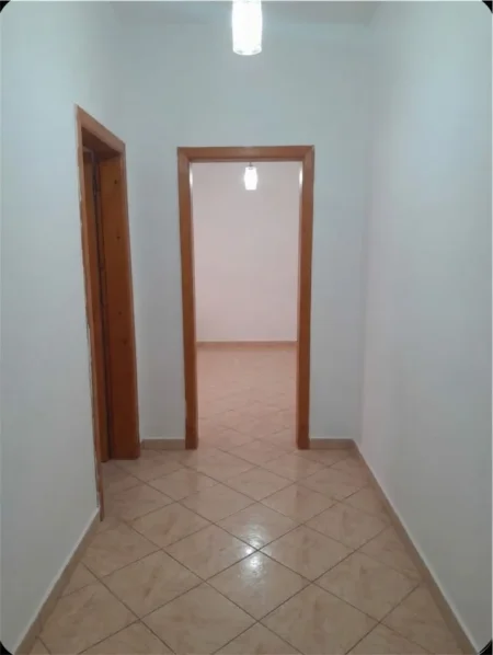 Tirane, shes apartament 3+1 Kati 1, 103 m² 200.850 € (Rruga Mine Peza)