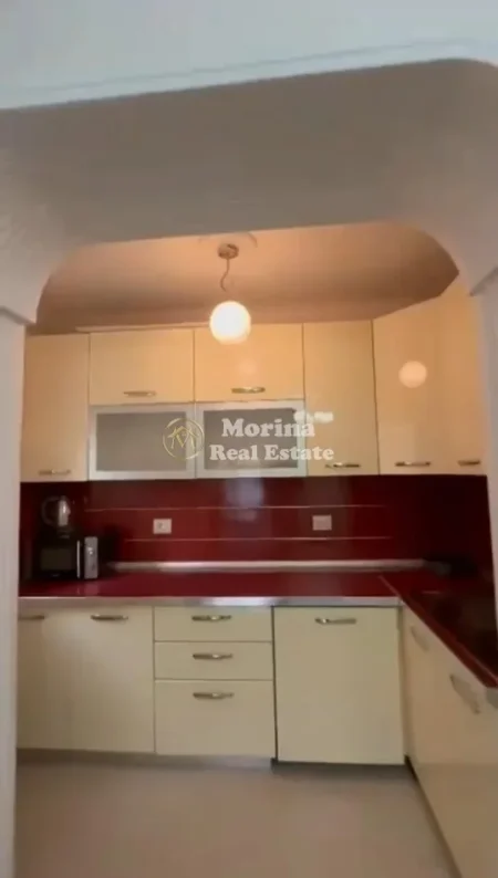 Tirane, jepet me qera apartament 3+1 Kati 2, 86 m² 900 € (Pazari i Ri)