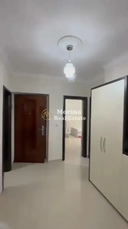 Tirane, jepet me qera apartament 3+1 Kati 2, 86 m² 900 € (Pazari i Ri)