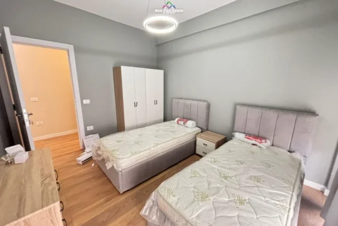 Tirane, jepet me qera apartament 2+1 Kati 3, 120 m² 1.200 € (Rruga Selite e Vjeter)