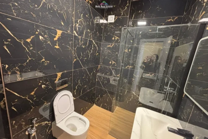 Tirane, jepet me qera apartament 2+1 Kati 3, 120 m² 1.200 € (Rruga Selite e Vjeter)