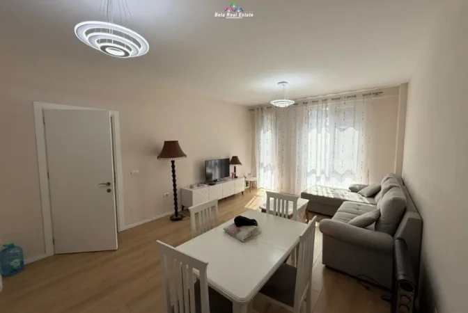 Tirane, jepet me qera apartament 2+1 Kati 4, 107 m² 700 € (Rruga e Dafinave)