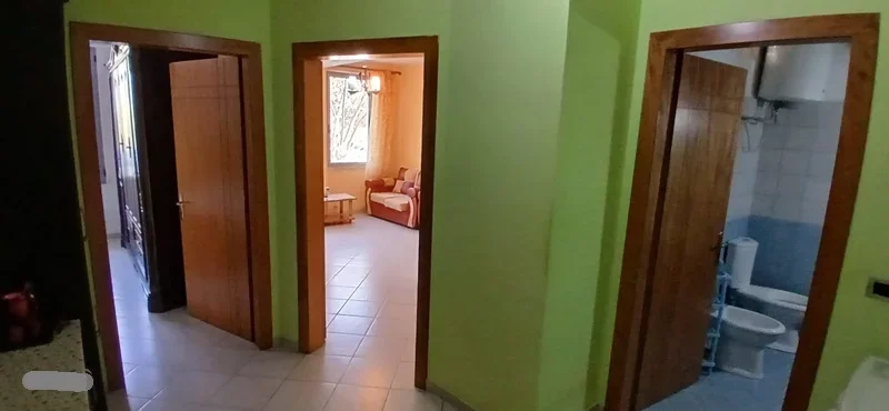 Lezhë qendër shitet apartament 2+1