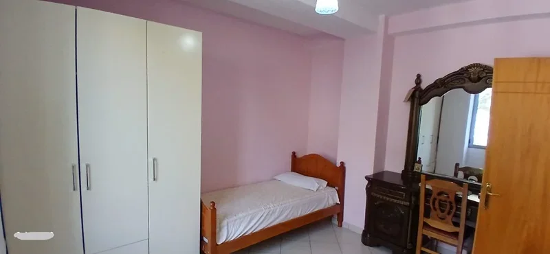 Lezhë qendër shitet apartament 2+1