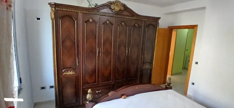 Lezhë qendër shitet apartament 2+1