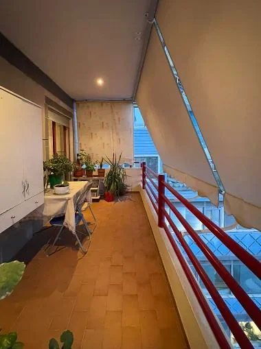 Tirane, jepet me qera apartament 2+1+Ballkon Kati 4, 116 m² 700 €