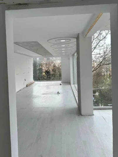 Tirane, jepet me qera ambjent biznesi Kati 1, 73 m² 1.000 € 