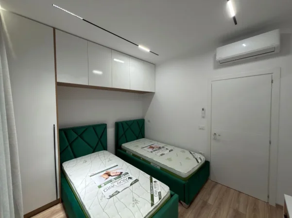 Tirane, jepet me qera apartament 2+1+Ballkon Kati 7, 100 m² 1.200 € (Komuna e parisir)