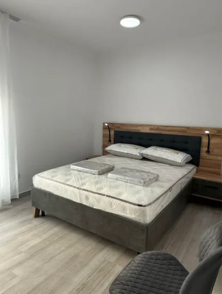 Tirane, jepet me qera apartament 2+1 Kati 6, 100 m² 900 € (Bulevardit të Ri)
