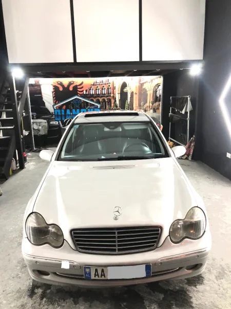 Tirane, shes makine Mercedes Benz C Class Nafte, gri metalizato automatik Kondicioner 332.000 km 3.250 €