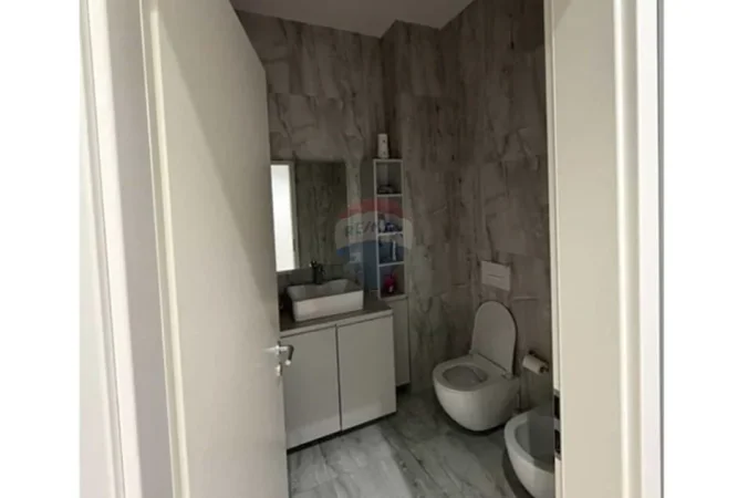 Tirane, jepet me qera apartament , 105 m² 750 € 