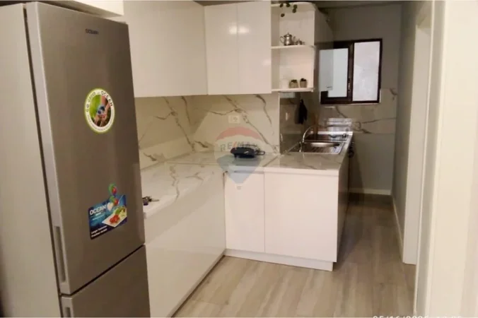 Tirane, jepet me qera apartament , 100 m² 886 € 