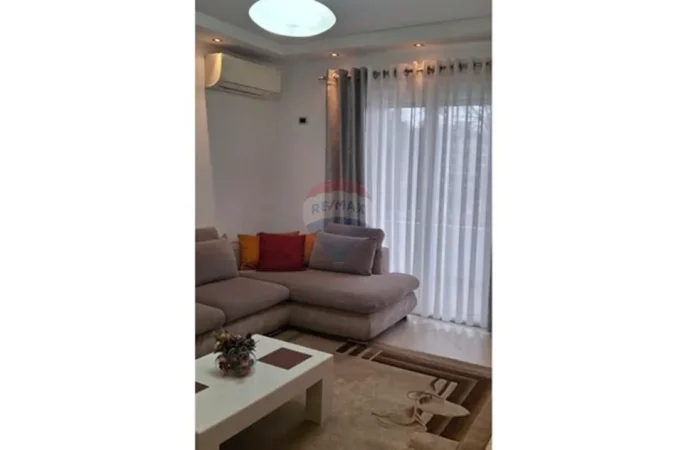 Tirane, jepet me qera apartament , 100 m² 700 € 