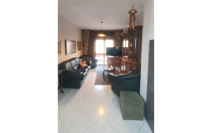 Tirane, jap me qera apartament , 100 m² 625 € 