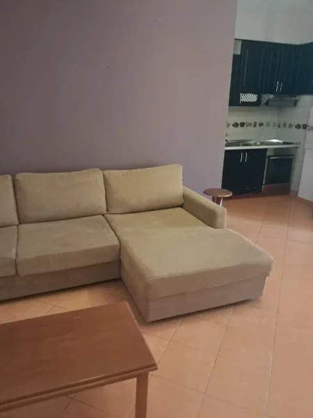 Tirane, jepet me qera apartament 1+1 Kati 2, 65 m² 600 € (Stadiumi Air Albania)