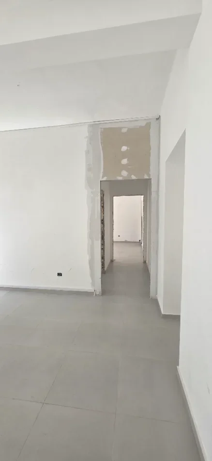 Tirane, jepet me qera ambjent biznesi Kati 0, 230 m² 3.000 € (Proper pizza stadiumi dinamo)