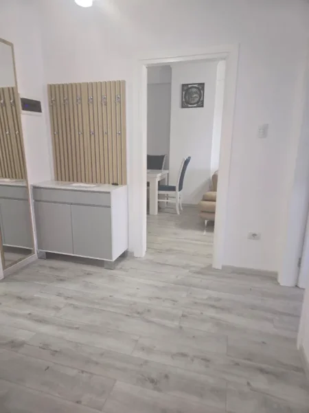 jepet me qera apartament 2+1+Aneks+Ballkon Kati 8, 97 m² 500 € (Kompleksi Fratari)