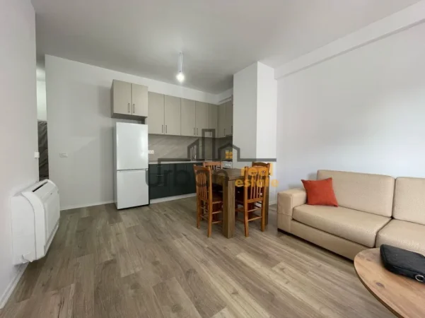 Tirane, jepet me qera apartament 2+1+Aneks+Ballkon Kati 7, 94 m² 500 € (Univers City)