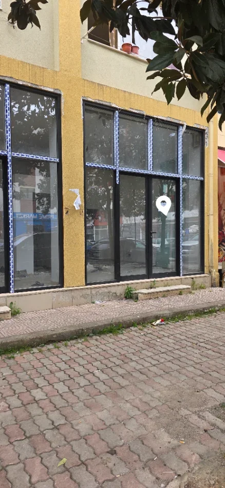 Tirane, shes ambjent biznesi Kati 0, 350 m² 800.000 € (Astir Vila L)